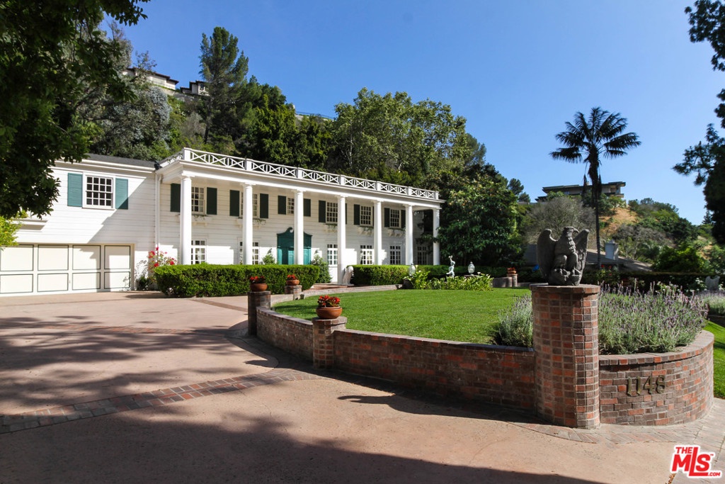 luxury property in Beverly Hills